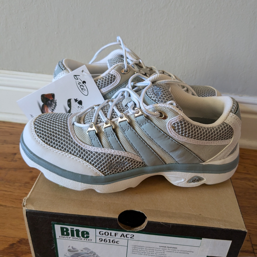Bite Golf AC2 Sneakers in Gray and White